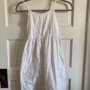 Super cute white dress!